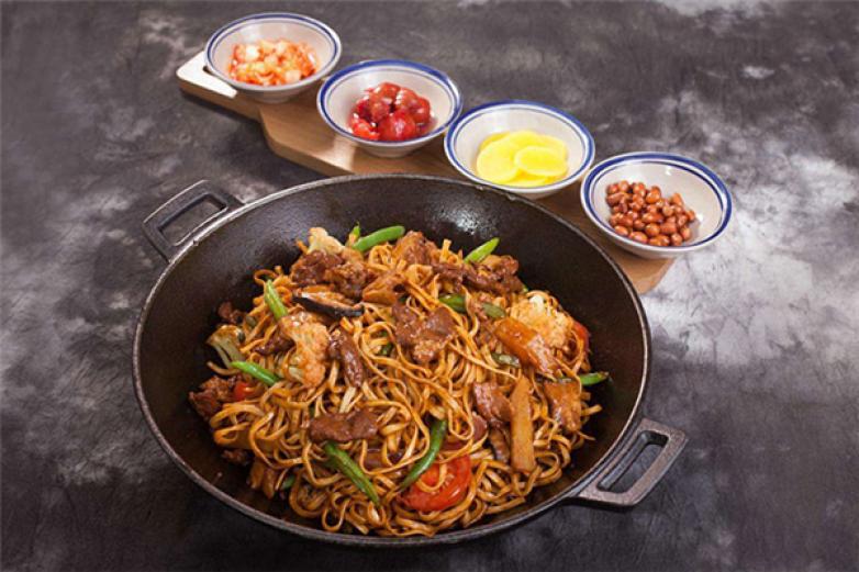 春之水铁锅焖面